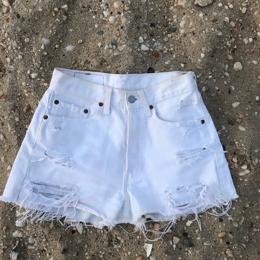 White High Waist Levi’s